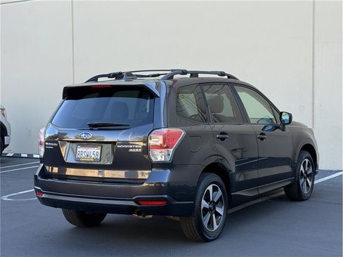 Used 2017 Subaru Forester 2.5i Premium w/ All-Weather Package AWD/4WD image 7