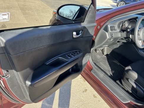 Used 2020 Kia Optima LX image 11