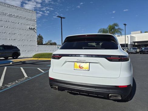 Used 2021 Porsche Cayenne AWD/4WD image 7