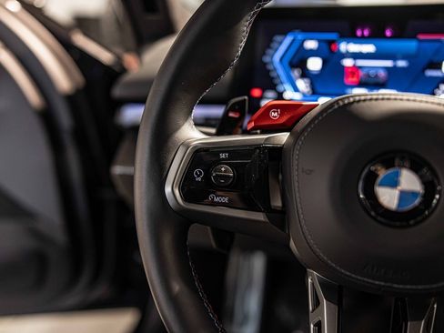 Used 2025 BMW M5 w/ Carbon Package image 24