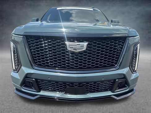 Certified 2025 Cadillac Escalade V w/ LPO, ONYX Package AWD/4WD image 10
