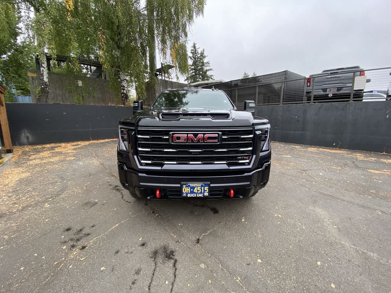 Used 2025 GMC Sierra 2500 AT4 w/ AT4 Premium Plus Package AWD/4WD image 9