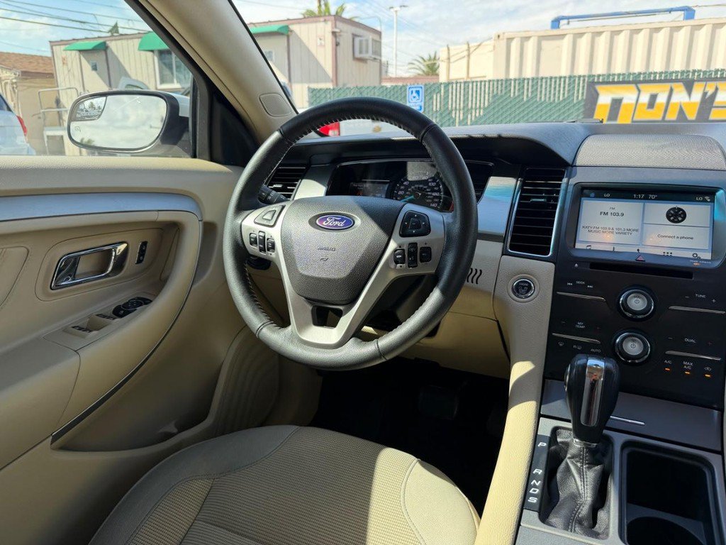 Used 2018 Ford Taurus SEL w/ Equipment Group 201A FWD image 24