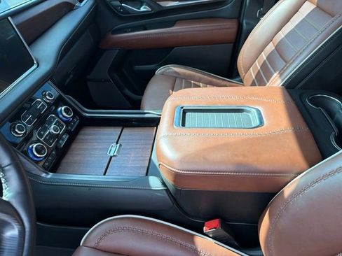 Used 2024 GMC Yukon Denali Ultimate AWD/4WD image 15