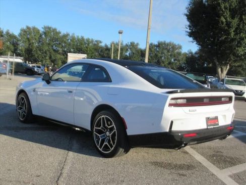 New 2026 Dodge Charger R/T Scat Pack image 4