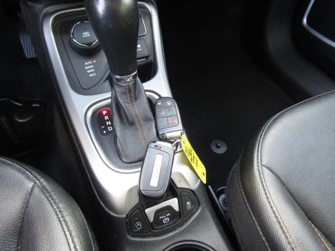 Used 2021 Jeep Compass Latitude image 19