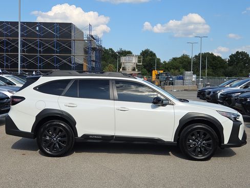 Certified 2025 Subaru Outback Onyx Edition XT AWD/4WD image 2