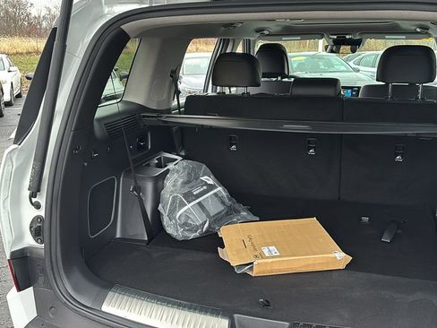 Used 2025 Hyundai Santa Fe Limited image 36