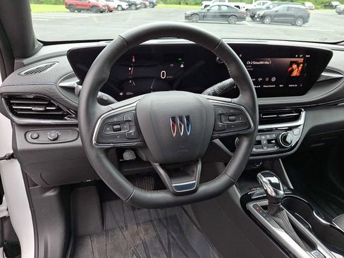Certified 2024 Buick Envista Sport Touring w/ Convenience I Package FWD image 19
