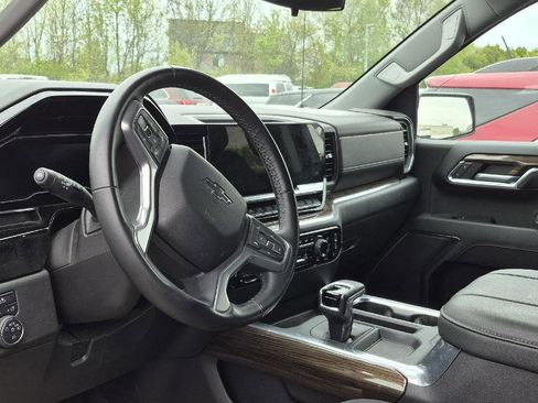 Used 2023 Chevrolet Silverado 1500 LT Trail Boss w/ Protection Package AWD/4WD image 8