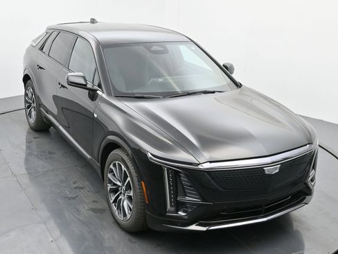 New 2025 Cadillac Lyriq Sport image 30