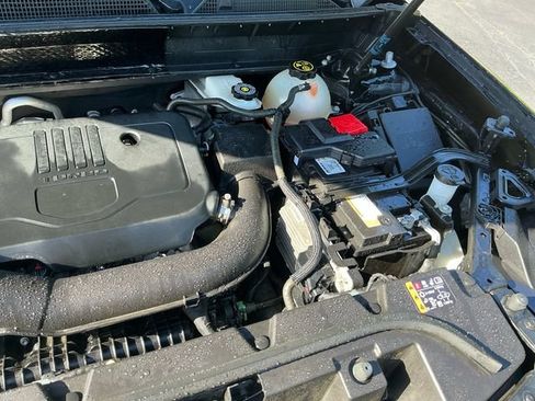 Used 2023 GMC Acadia SLT AWD/4WD image 19