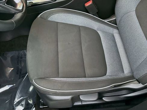Used 2024 Chevrolet TrailBlazer LT w/ LT Cold Weather Package AWD/4WD image 18