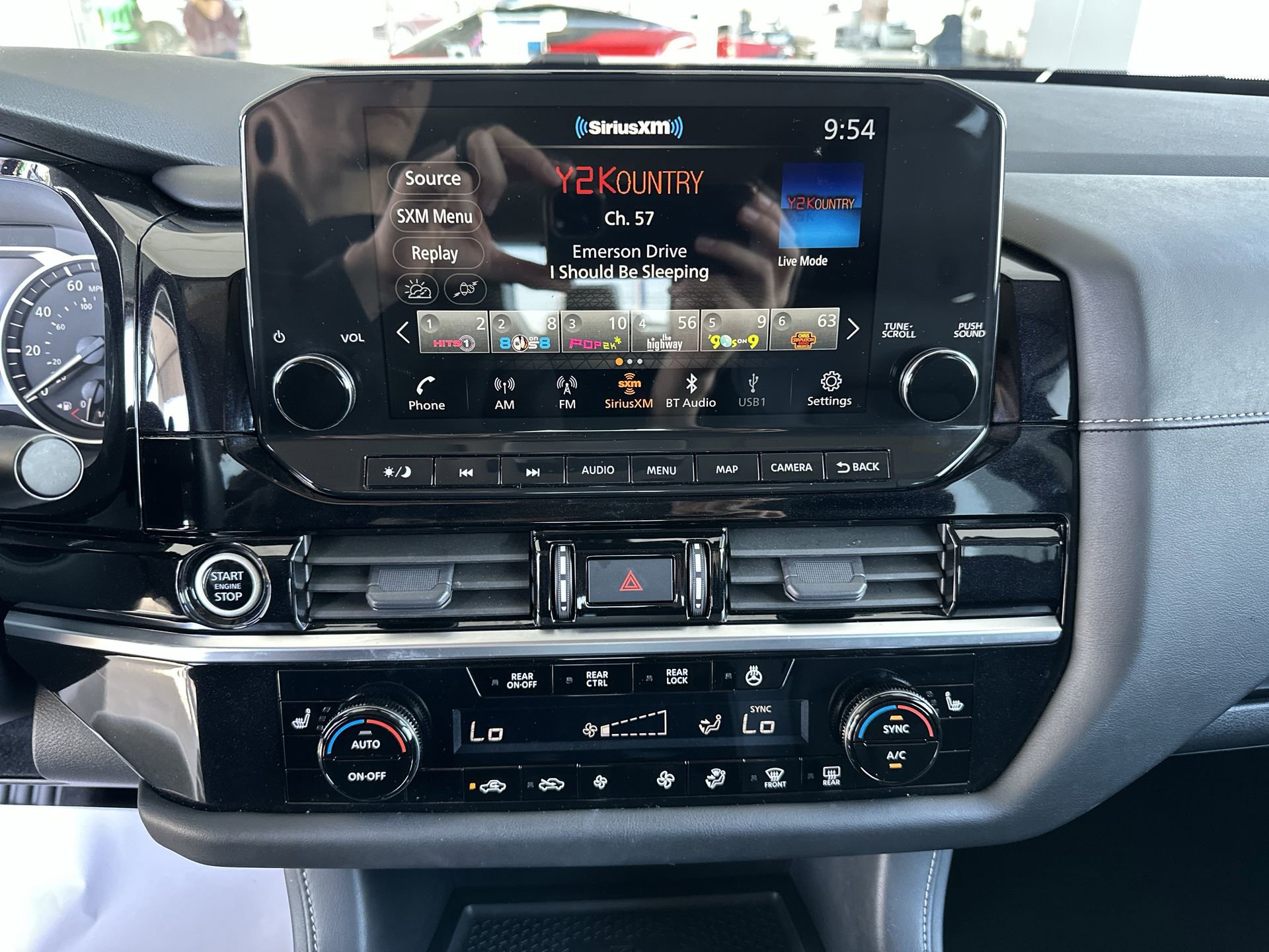 Used 2023 Nissan Pathfinder SL AWD/4WD image 13