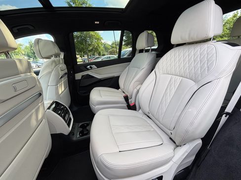 Used 2025 BMW X7 M60i w/ Climate Comfort Package AWD/4WD image 20