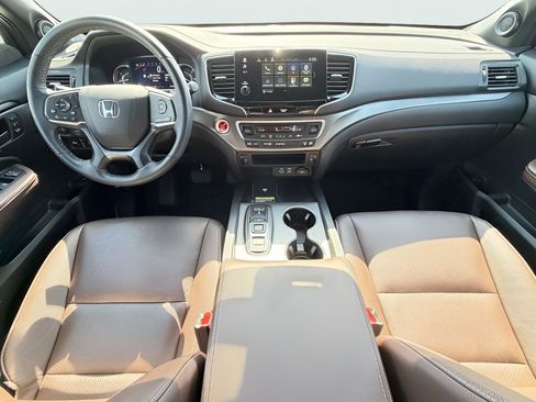 Used 2025 Honda Passport EX-L image 14
