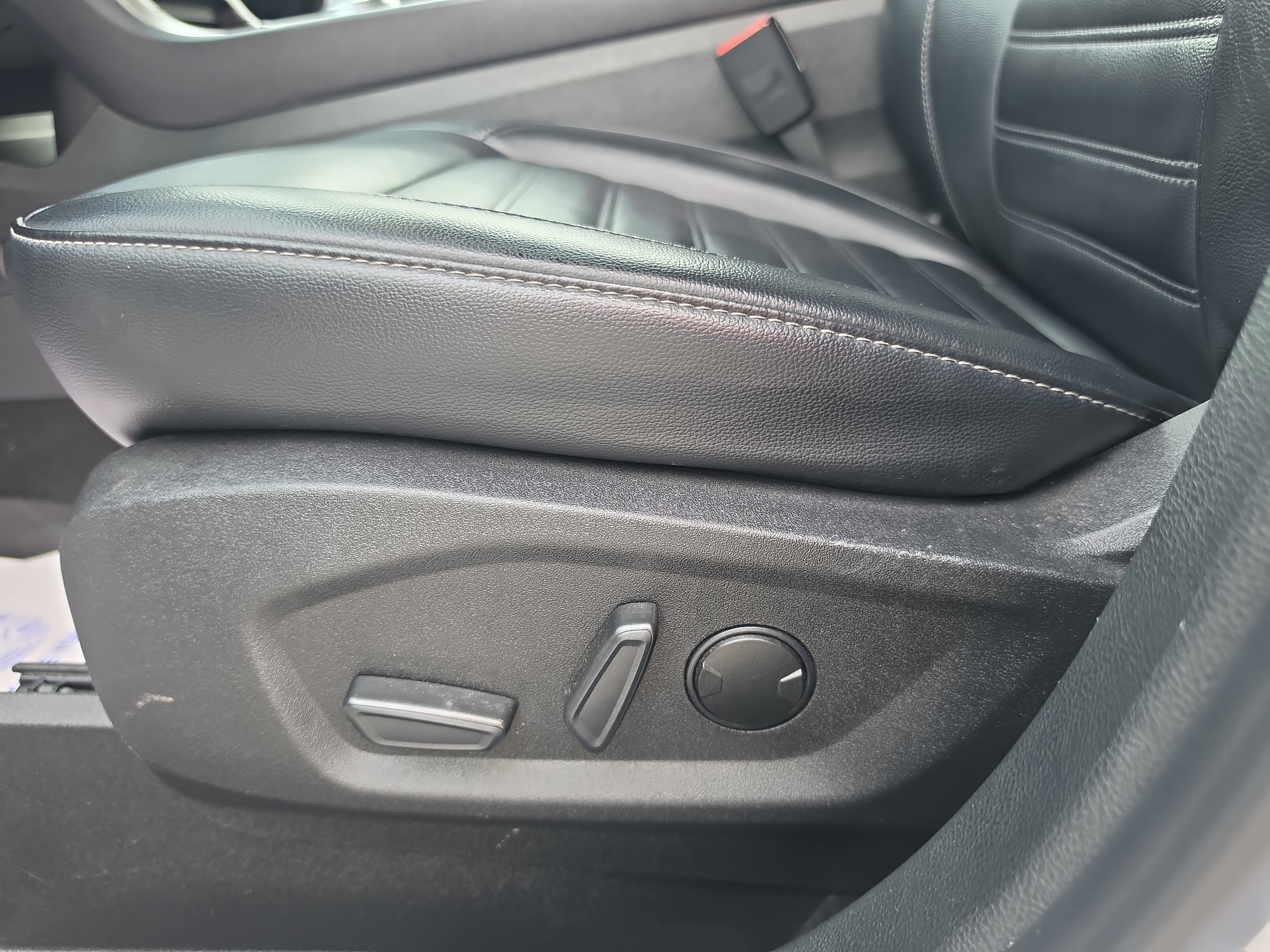 Used 2023 Ford Edge SEL AWD/4WD image 13
