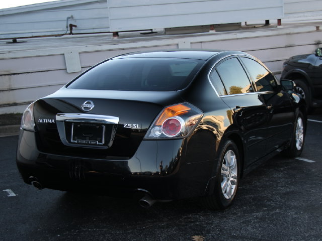 Used 2011 Nissan Altima 2.5 SL w/ 2.5SL Pkg FWD image 10
