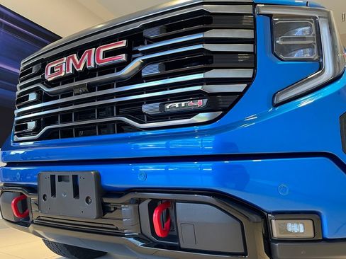 Used 2024 GMC Sierra 1500 AT4 w/ Technology Package AWD/4WD image 16