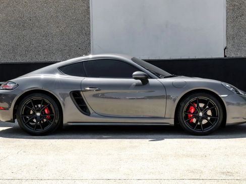 Used 2019 Porsche 718 Cayman S RWD image 8