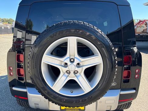 Used 2020 Land Rover Defender 110 HSE AWD/4WD image 27