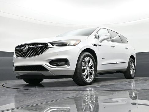 Used 2018 Buick Enclave Avenir FWD image 20