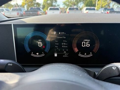 Used 2025 Hyundai Tucson SEL AWD/4WD image 16