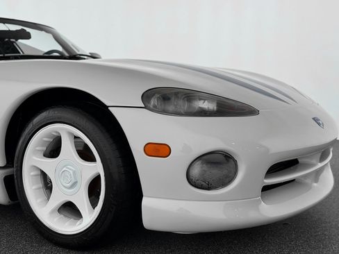 Used 1996 Dodge Viper RT/10 image 35