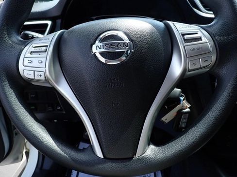 Used 2016 Nissan Rogue S w/ Appearance Package AWD/4WD image 15