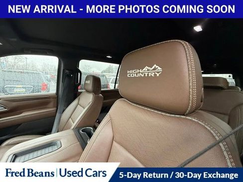 Used 2024 Chevrolet Suburban High Country w/ Premium Package image 18