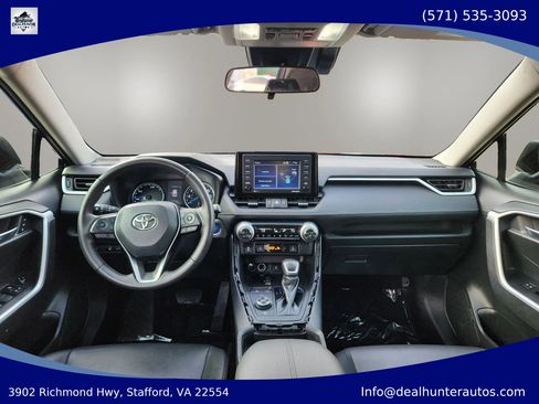 Used 2021 Toyota RAV4 XLE Premium AWD/4WD image 23
