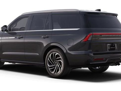 New 2025 Lincoln Navigator Reserve image 2