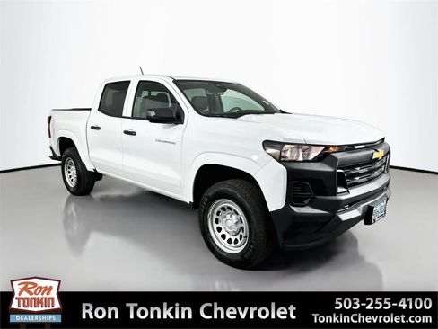 Used 2025 Chevrolet Colorado W/T w/ Advanced Trailering Package RWD image 1