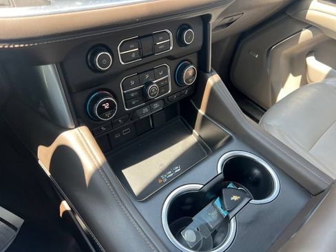 Used 2021 Chevrolet Tahoe Z71 w/ Z71 Signature Package AWD/4WD image 15