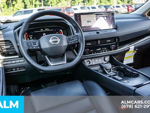 Used 2025 Nissan Rogue SL FWD image 26
