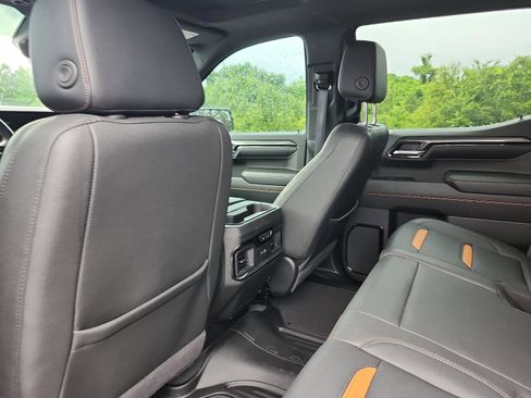 Certified 2024 GMC Sierra 1500 AT4 w/ Technology Package AWD/4WD image 14
