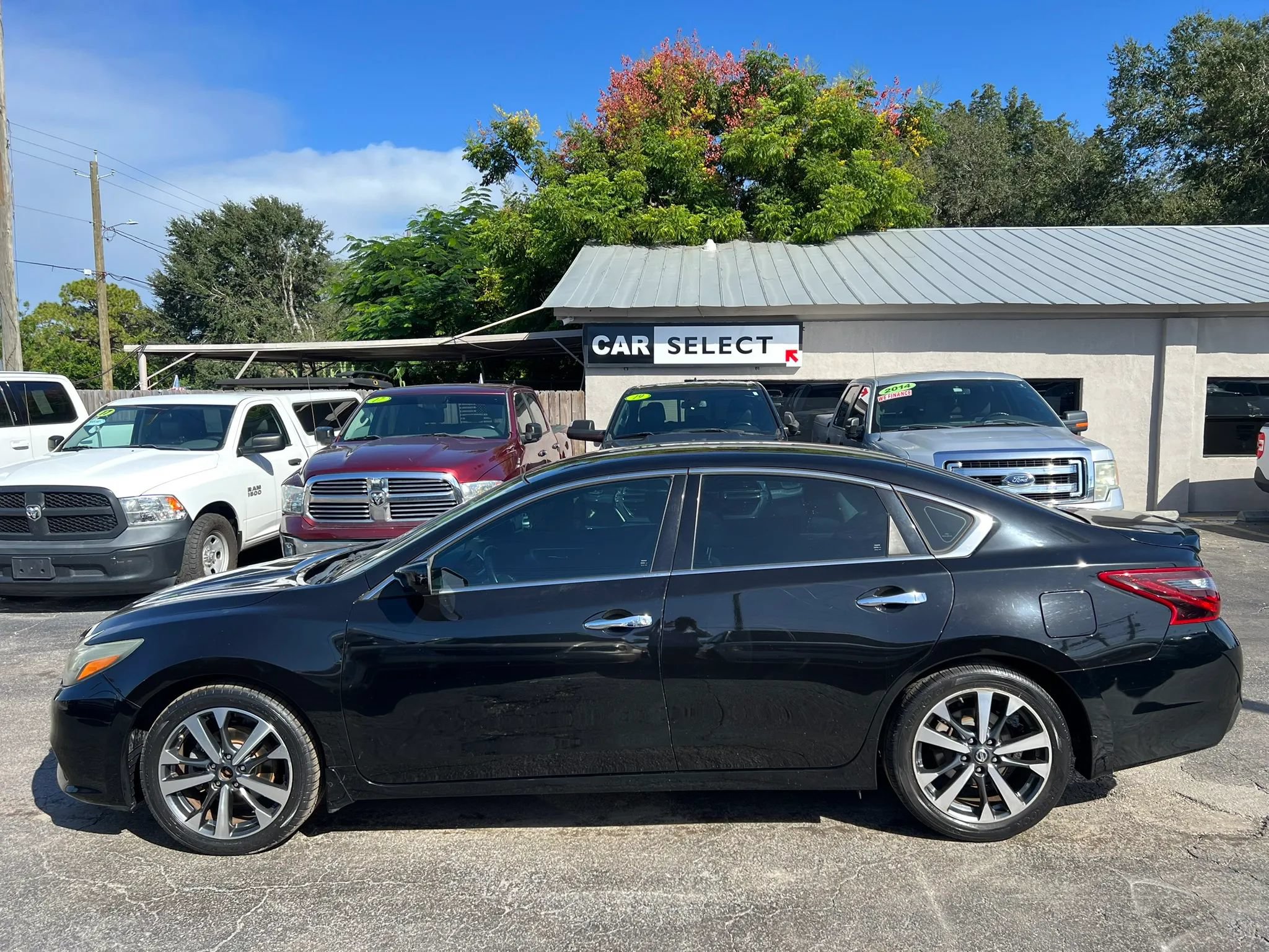 Used 2017 Nissan Altima 2.5 SR FWD image 8