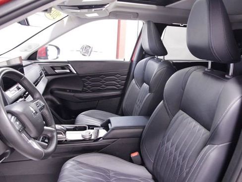Used 2025 Mitsubishi Outlander SEL AWD/4WD image 13