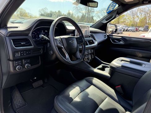 Certified 2022 Chevrolet Tahoe RST w/ Luxury Package AWD/4WD image 12