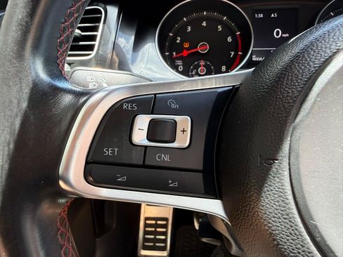 Used 2015 Volkswagen Golf 4-Door FWD image 28