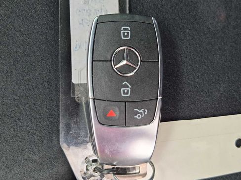Used 2023 Mercedes-Benz GLB 250 image 35