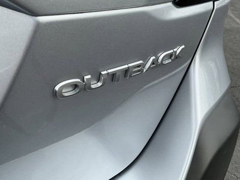 Used 2025 Subaru Outback Premium image 7
