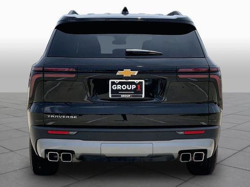 Used 2025 Chevrolet Traverse LT FWD image 5