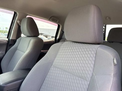 Used 2020 Toyota Tacoma SR5 w/ SR5 Appearance Package (SM) RWD image 26