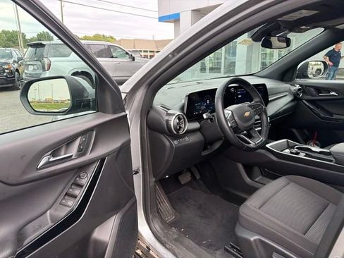 Used 2026 Chevrolet Equinox LT AWD/4WD image 33