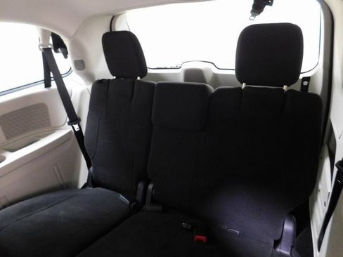 Used 2012 Dodge Grand Caravan SE image 6