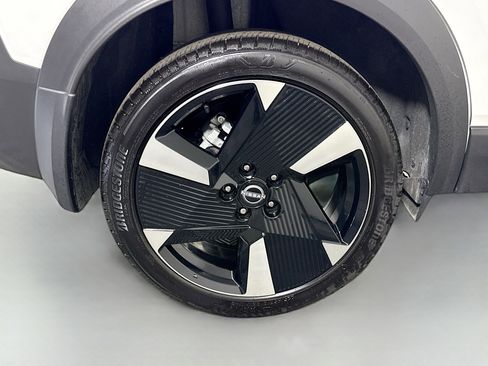 Used 2026 Nissan Kicks SR w/ SR Premium Package FWD image 33