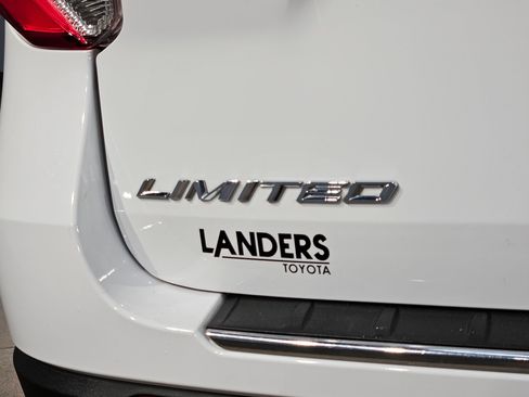 Used 2023 Ford Explorer Limited AWD/4WD image 39