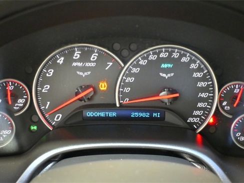 Used 2006 Chevrolet Corvette Base w/ Preferred Equipment Group image 20