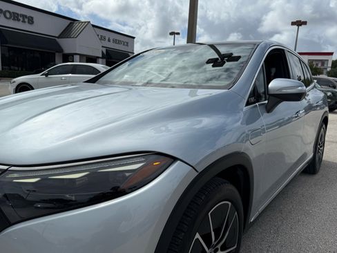 Used 2023 Mercedes-Benz EQS 450+ SUV image 29